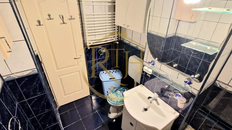 Ofer spre închiriere apartament 3 camere,2 bai, zona Lipovei, 400 euro/lună. - Poză 18