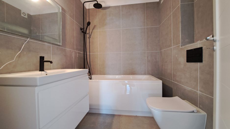 Apartament 4 camere, 2 bai Sibiu - Bloc nou, lift - Poză 6