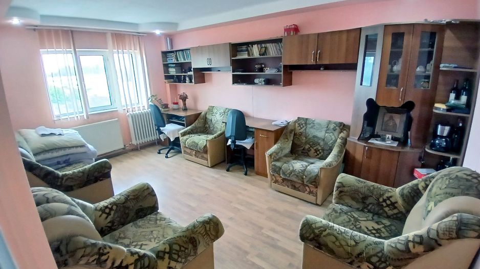 Apartament cu 2 camere, 53 mp, etaj 3 – priveliște deosebită - Poză 2