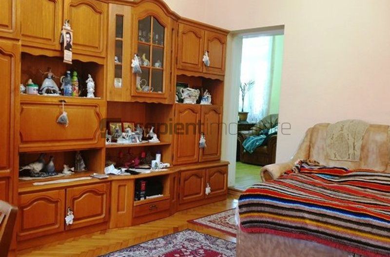 Casa cu 3 cam.in zona ultracentrala - Poză 11