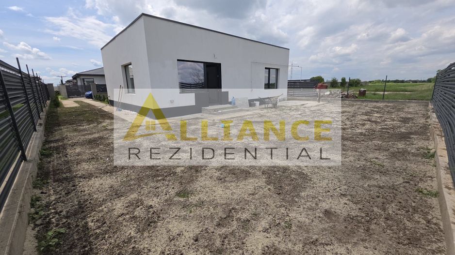 Casa 3 Camere | Curte amenajata - Poză 4