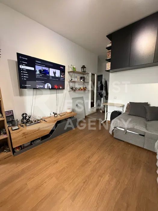 Vânzare, garsonieră în zona Militari Residence - Poză 1