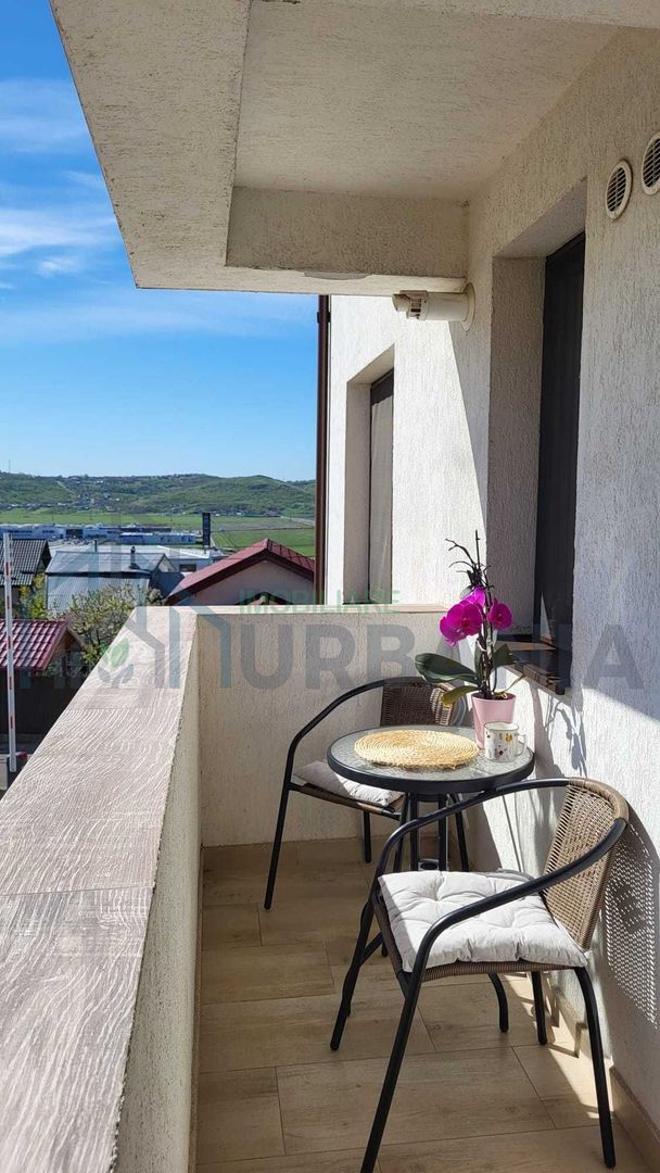 Apartament 3 camere, 70 mp, Valea Lupului, Str. Prieteniei – Zonă liniștită, renovat modern, parcare inclusă - Poză 1