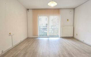 Spatiu De Birou Zona De Case Tractorul