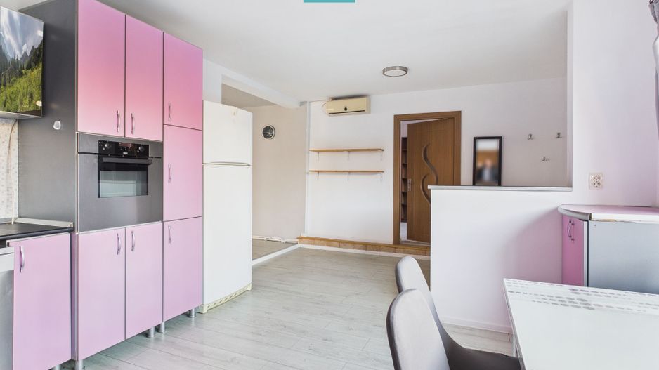 Casă spațioasă cu 4 camere în Vladimirescu - Poză 5