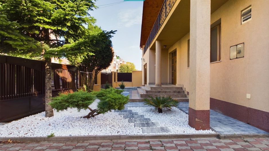 Vilă cu teren generos în Pârneava - Poză 12