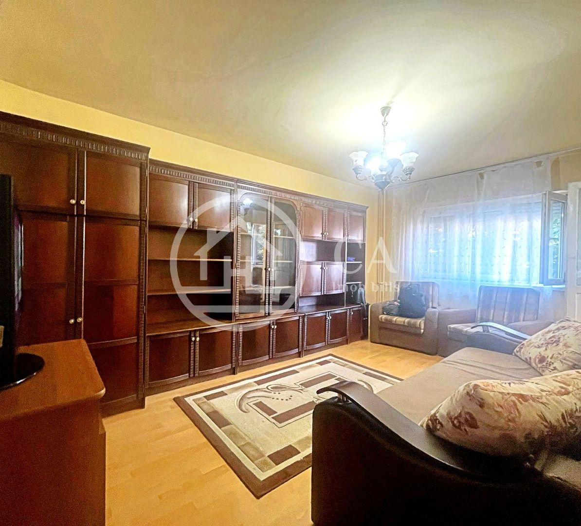 Apartament cu 3 camere de inchiriat in zona Rogerius, Oradea - Poză 2