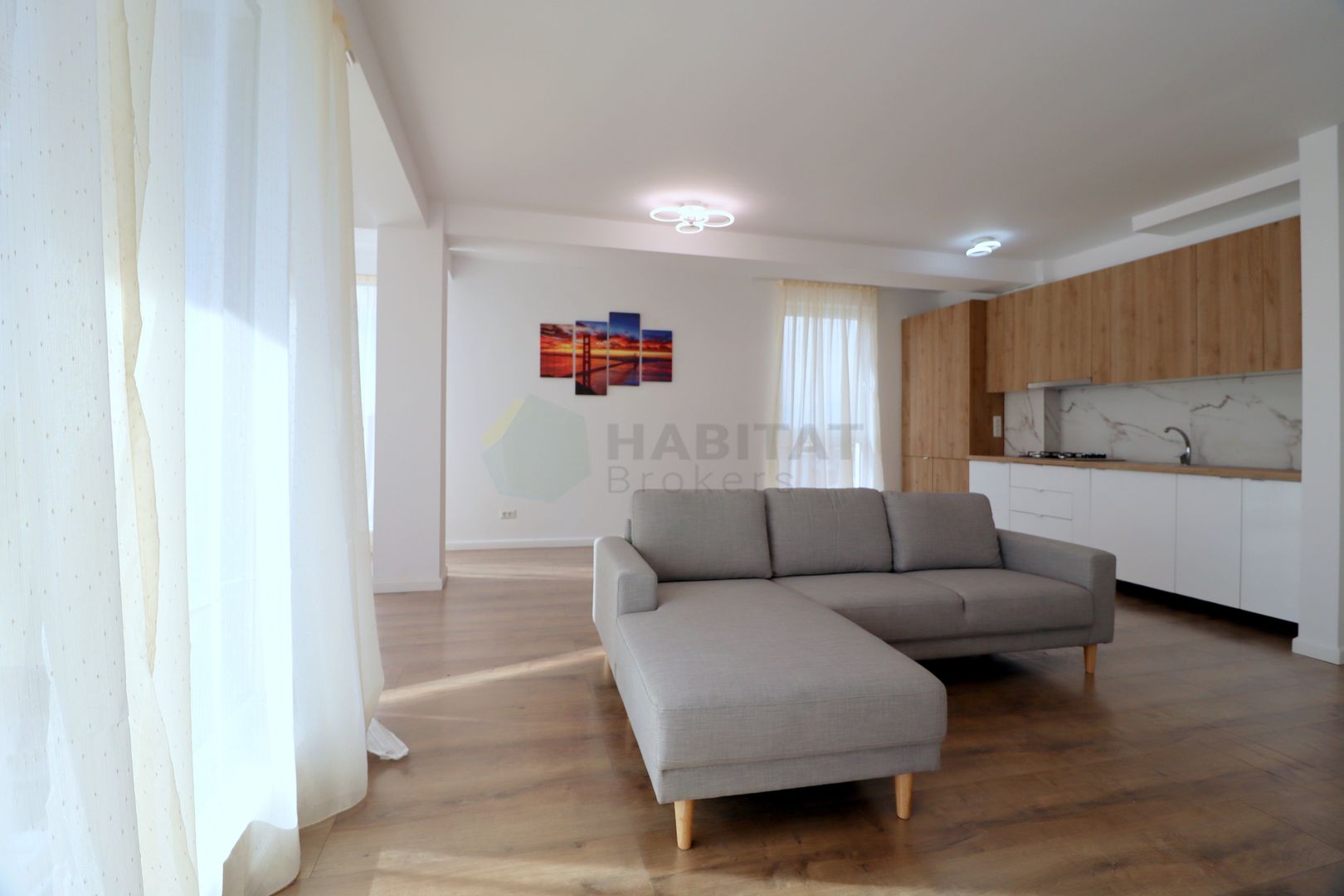 Apartament luminos, spatios, mobilat - Poză 7
