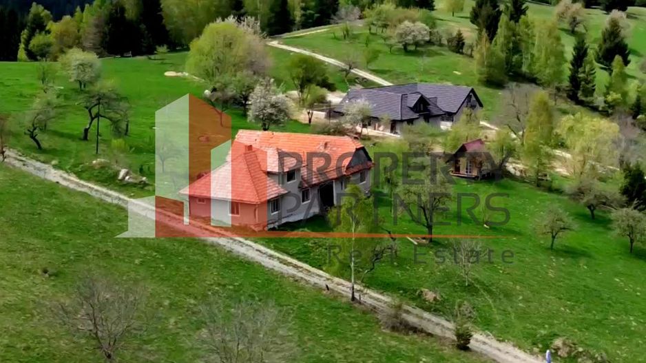 Casă tradițională sat Poarta, comuna Bran teren 1000 mp - Poză 2