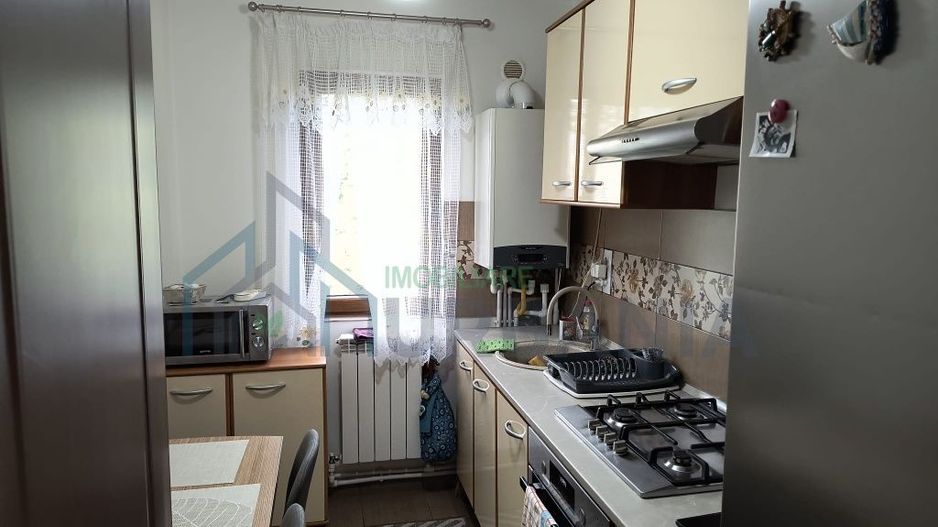 Apartament 3 camere, zona Cantemir-Podu Ros, Iasi – renovat complet, mobilat si utilat - Poză 2