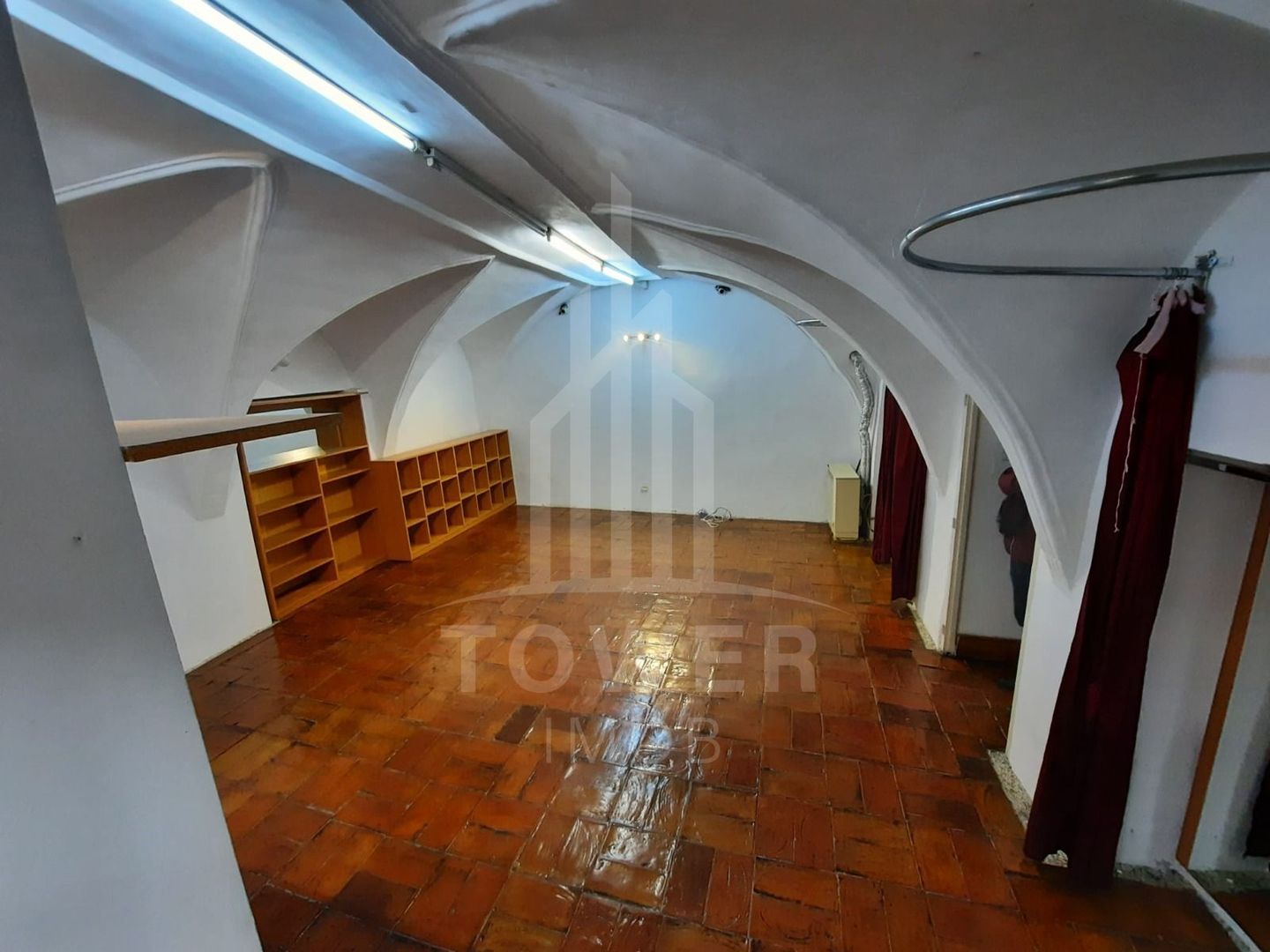 De închiriat spațiu comercial – zonă centrală - Poză 3