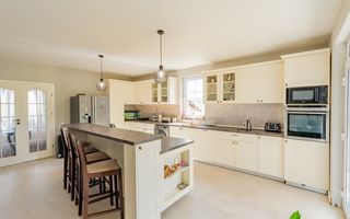 Casă invididuală de vânzare, 250mp utili, 2000mp teren, Campenești! - Poză 13