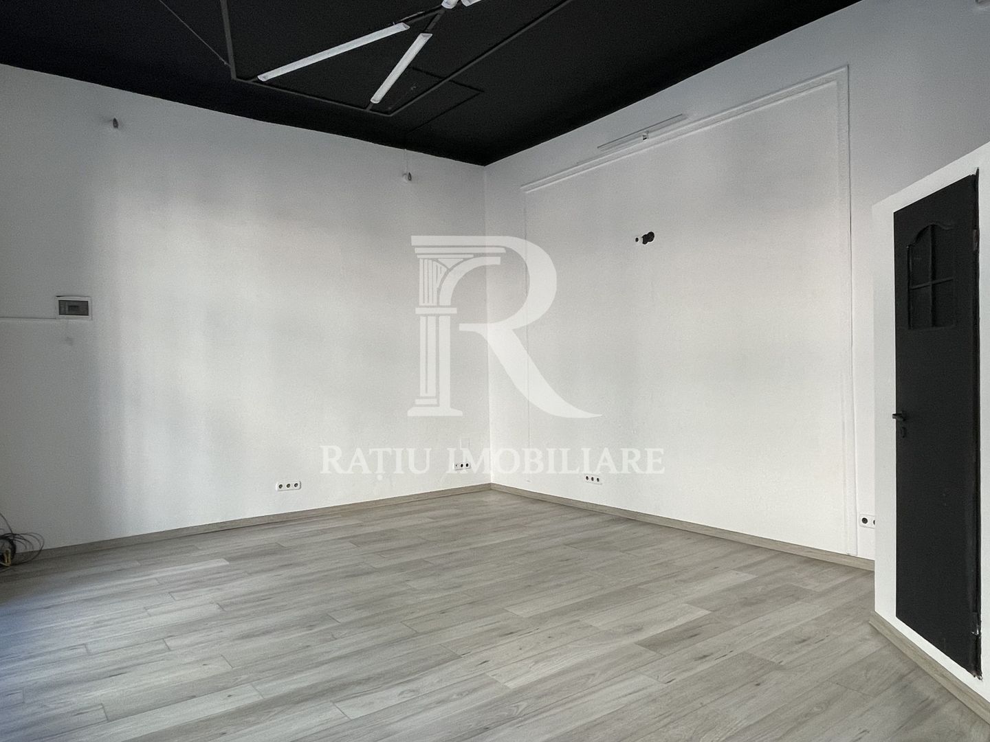 Spațiu comercial de inchiriat | Ultracentral | Zonă pietonală | Oradea - Poză 4