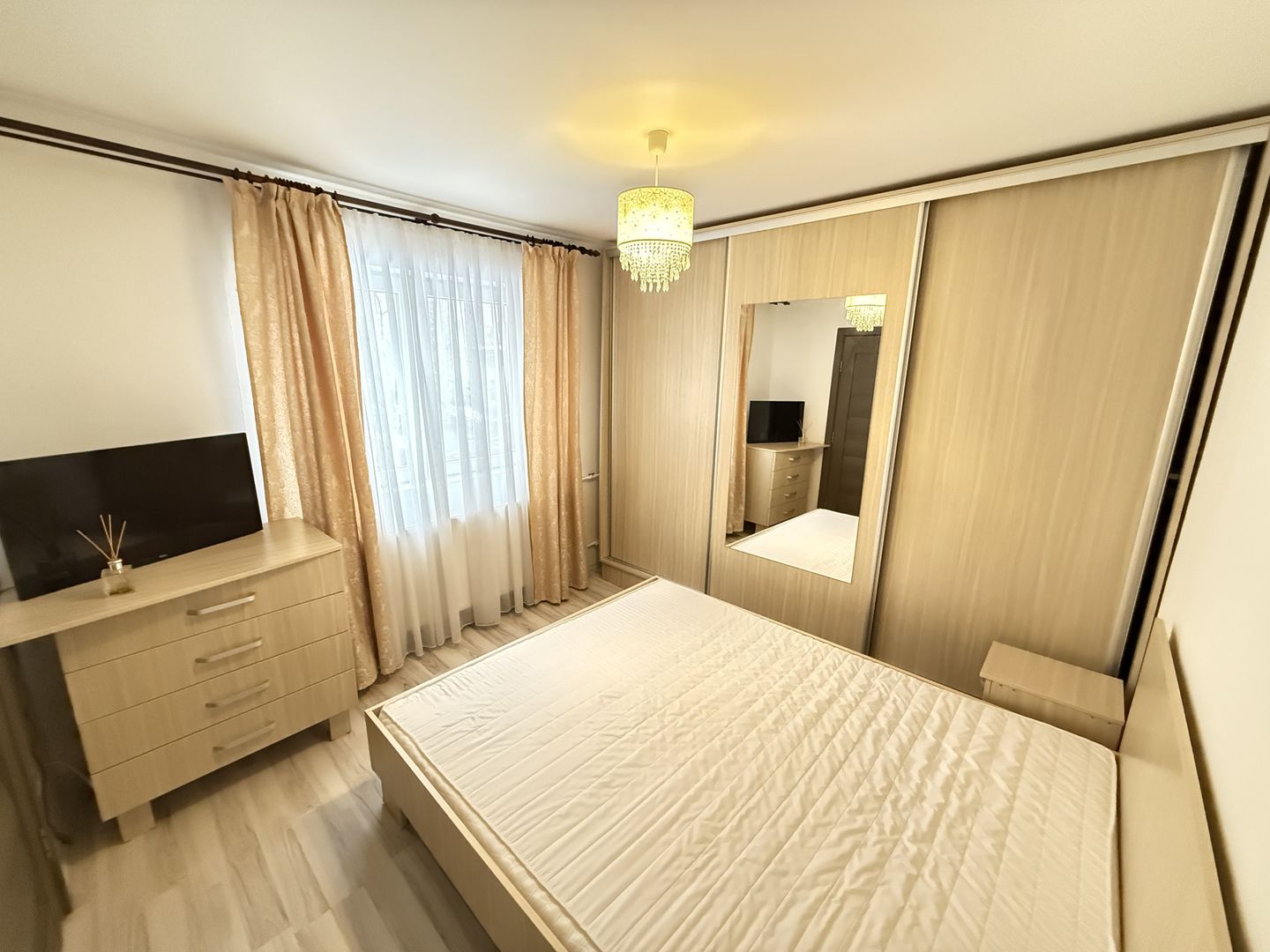 Buziașului-Profi Super | 2 camere | Etaj 1 | Renovat - Poză 1