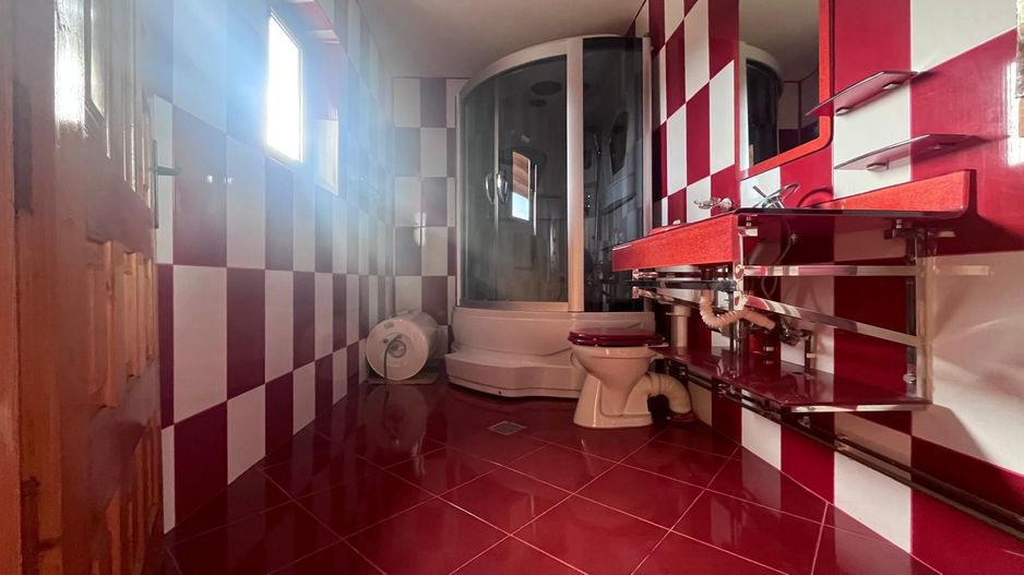 Vanzare casă spațioasă cu teren generos în Cândești Vale–jud Dambovita - Poză 14