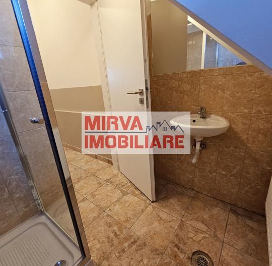 🏢 Spațiu de birouri – 5 camere, 3 băi – Mansardă vilă, Central - Poză 24