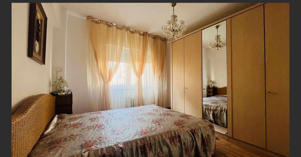 APARTAMENT DE INCHIRIAT IN ALEEA PARC, LA 300EURO - Poză 2