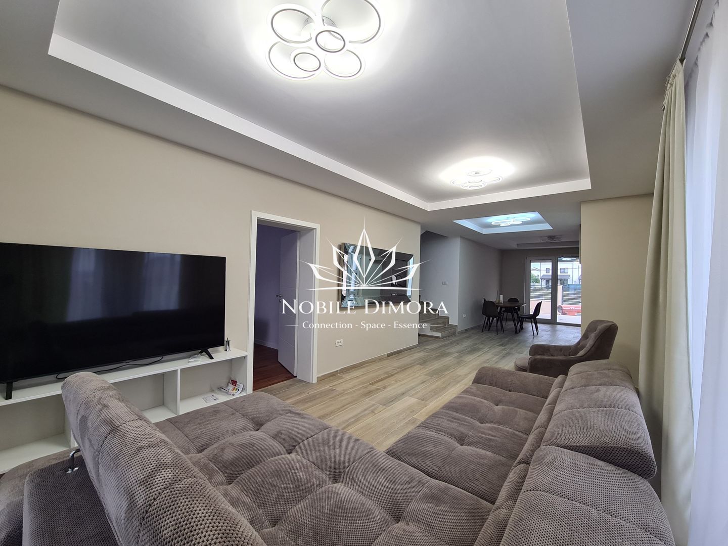 Duplex modern cu 5 camere si 2 bai - curte de 750mp in Ghiroda - Poză 1
