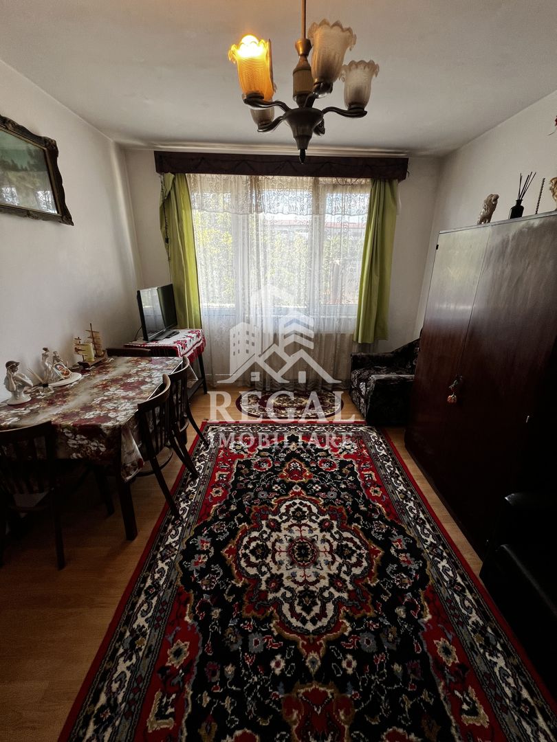 Apartament 2 camere, 43 mp, balcon mare, acoperiș, etaj 4/4 - Poză 3