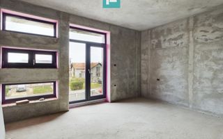 Vilă modernă pe 3 niveluri la gri în Poltura - Poză 25