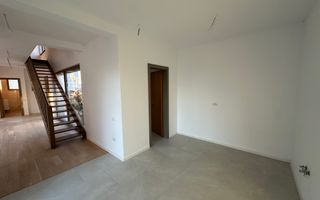 Casa cu 5 camere - Dumbarvita - Poză 14