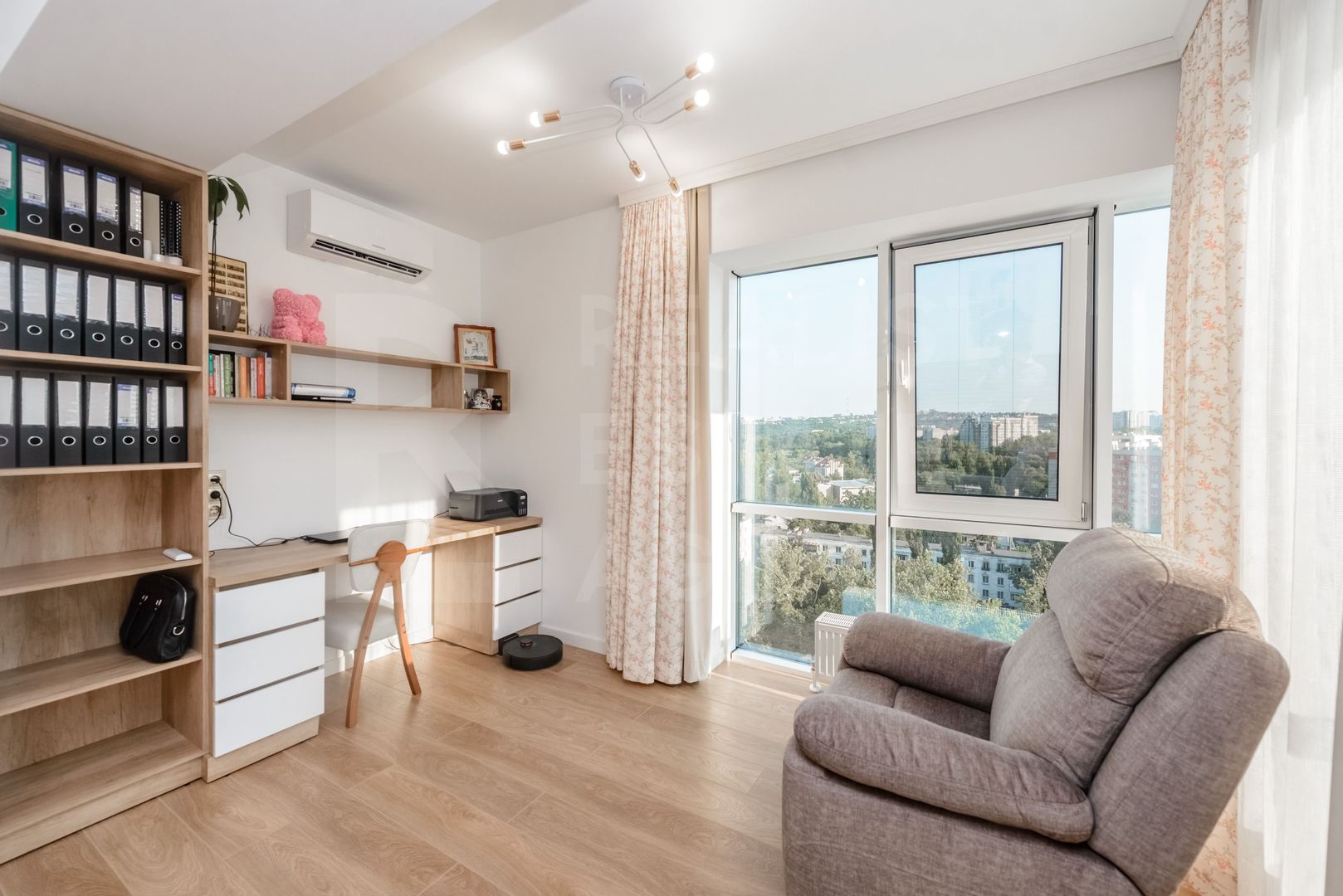 Vânzare, apartament, 2 dormitoare + living- 82 mp, Buiucani - Poză 6