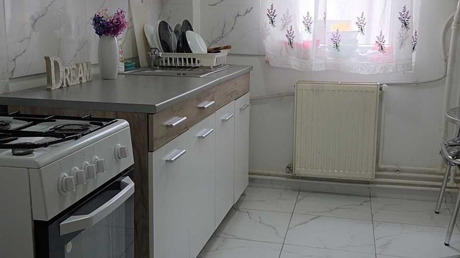 Vand apartament 2 camere zona centrala - Poză 2