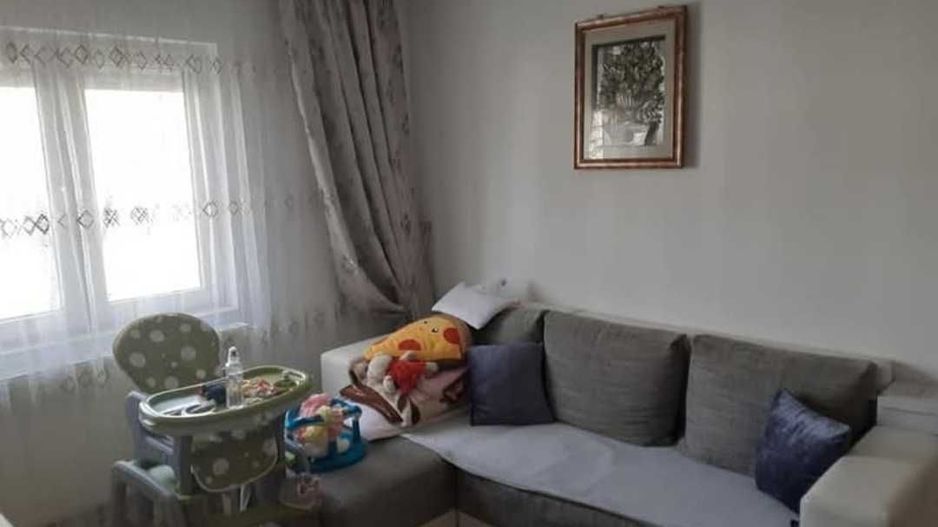 Vand apartament cu 2 camere etajul 3 - Poză 2