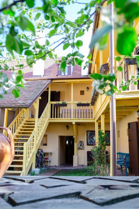 CASA INDIVIDUALA IN CENTRUL ISTORIC AL SIBIULUI - Poză 2