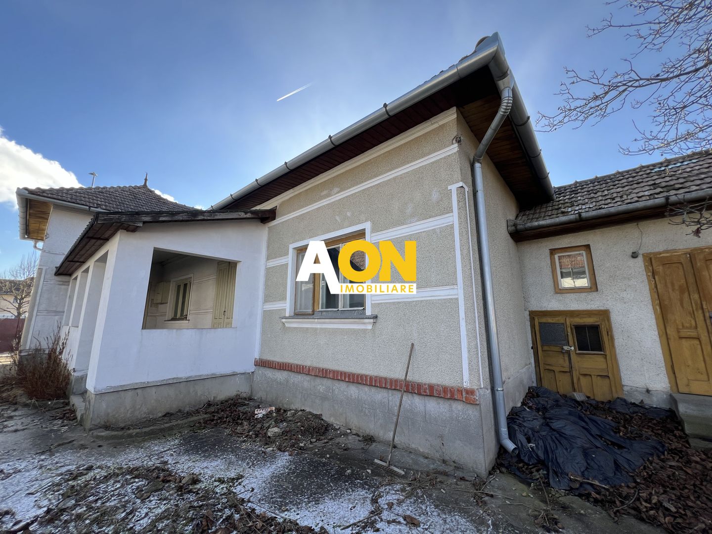 Casa de vanzare pretabila birouri/salon/spatiu comercial, 748MP - Poză 1