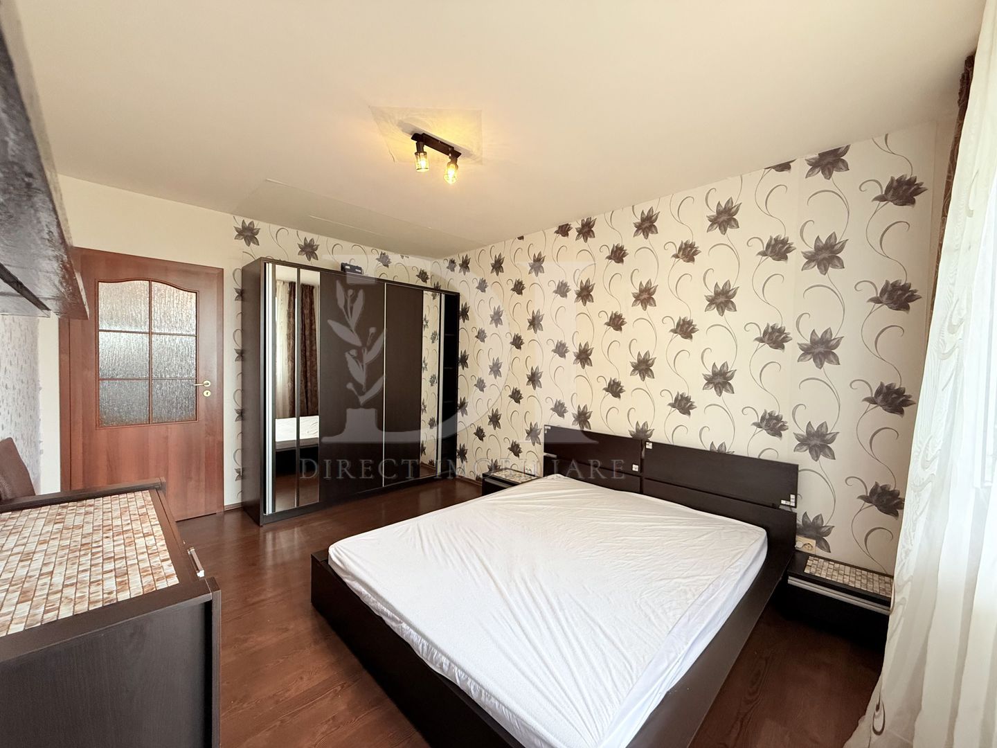 Apartament cu 3 camere decomandate / etaj intermediar - Poză 10