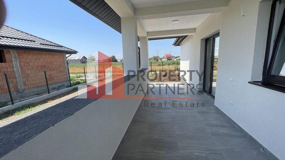 Casa în comuna Sabareni, judetul Giurgiu. - Poză 9