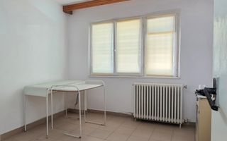 Apartament cu 3 camere, fost cabinet medical, parter, zona CUZA VODĂ; - Poză 4