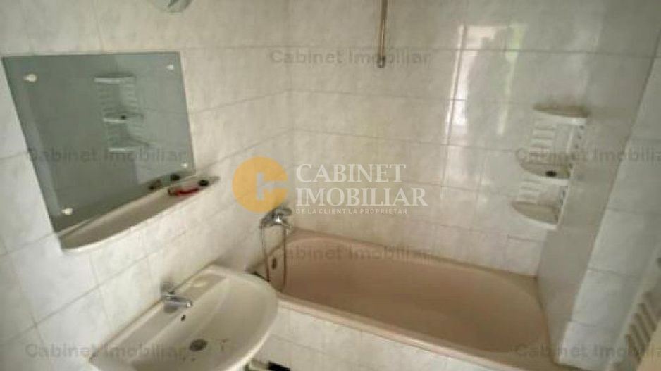 Apartament cu 3 camere Decomandat - Etaj 2 - Zona Podu Ros - Poză 7