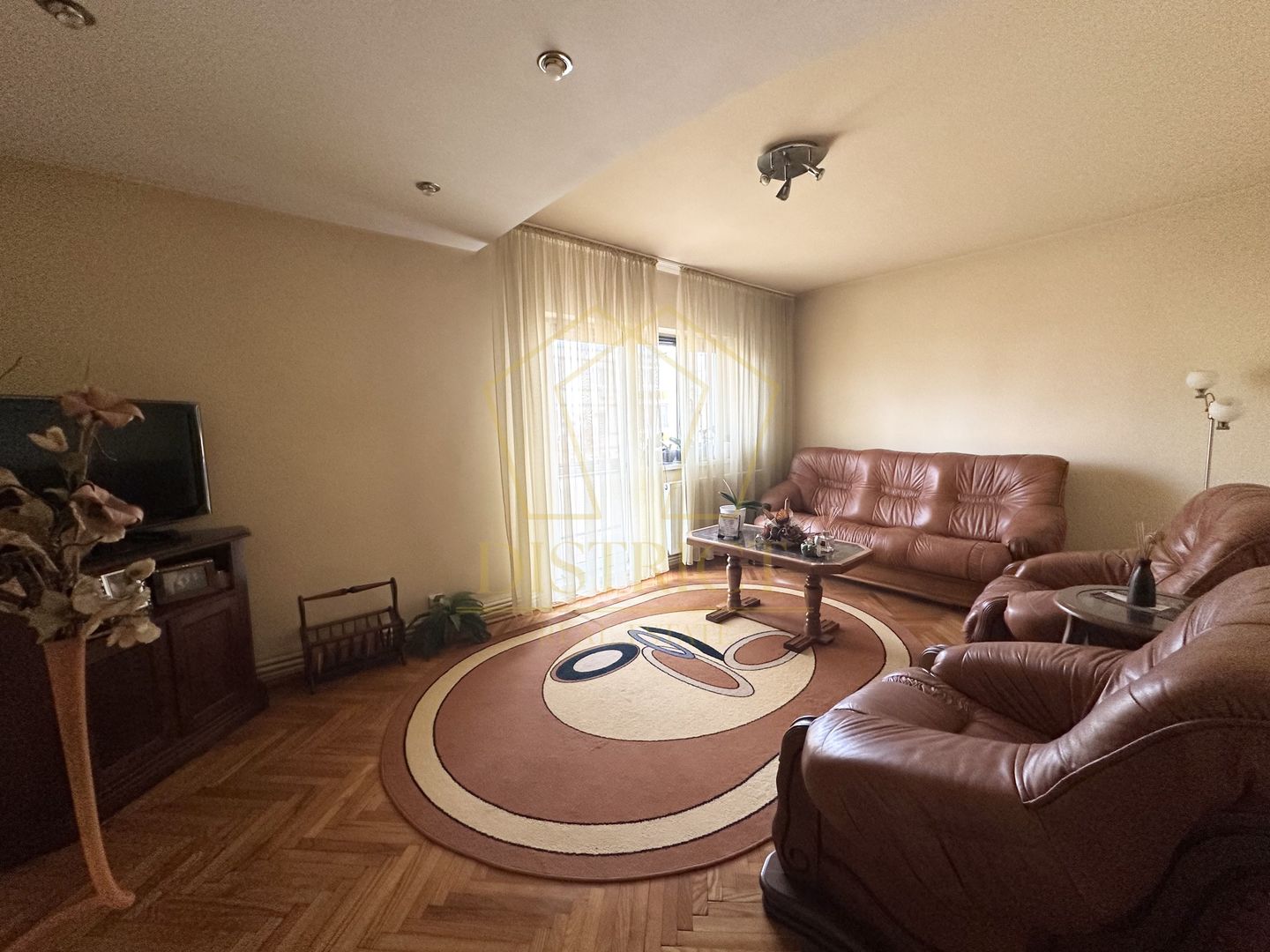 Apartament deosebit cu 3 camere | Soarelui - Poză 2
