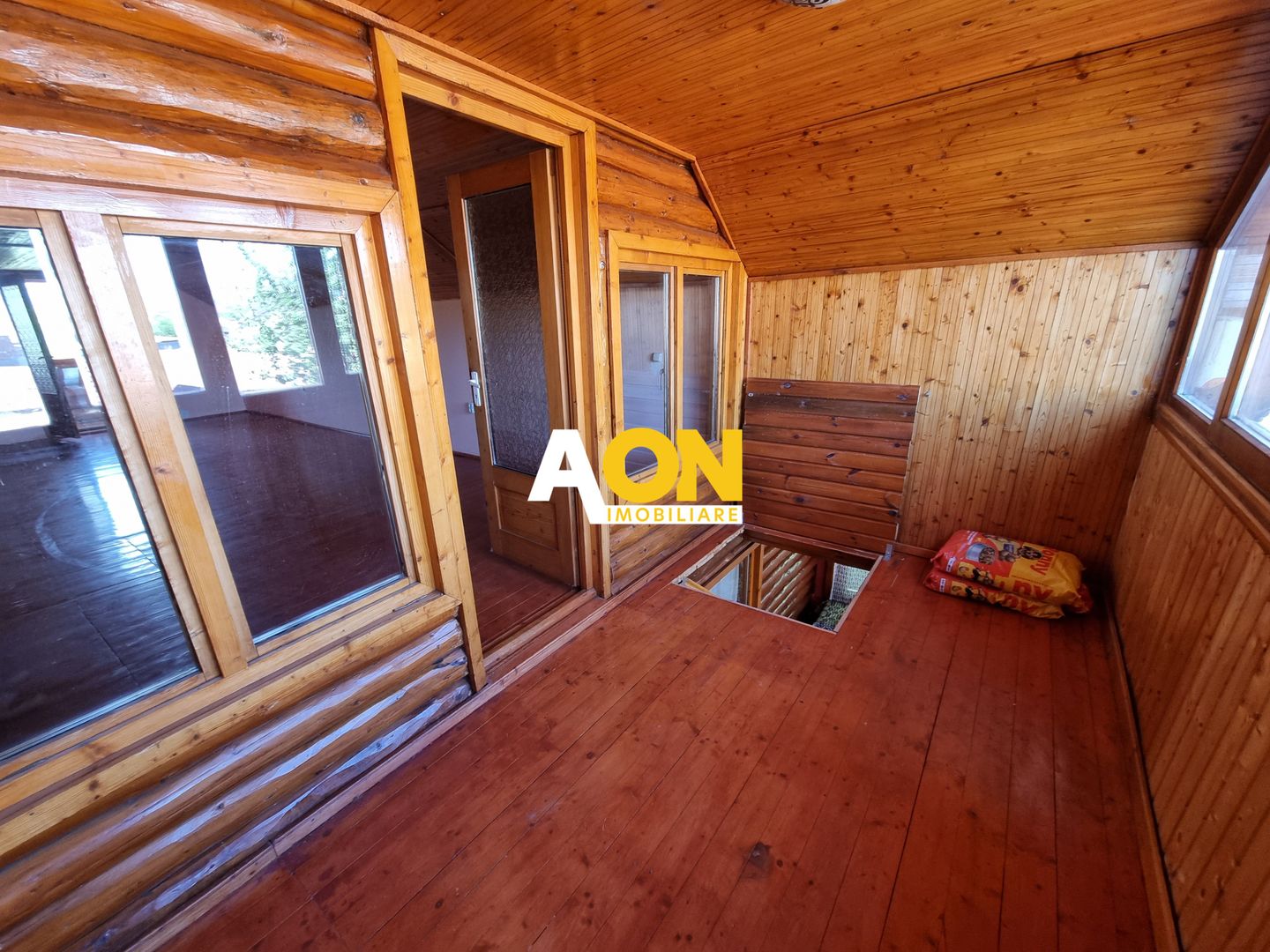 De vanzare casa P+M in stil rustic, 312 mp teren, Barabant - Poză 13