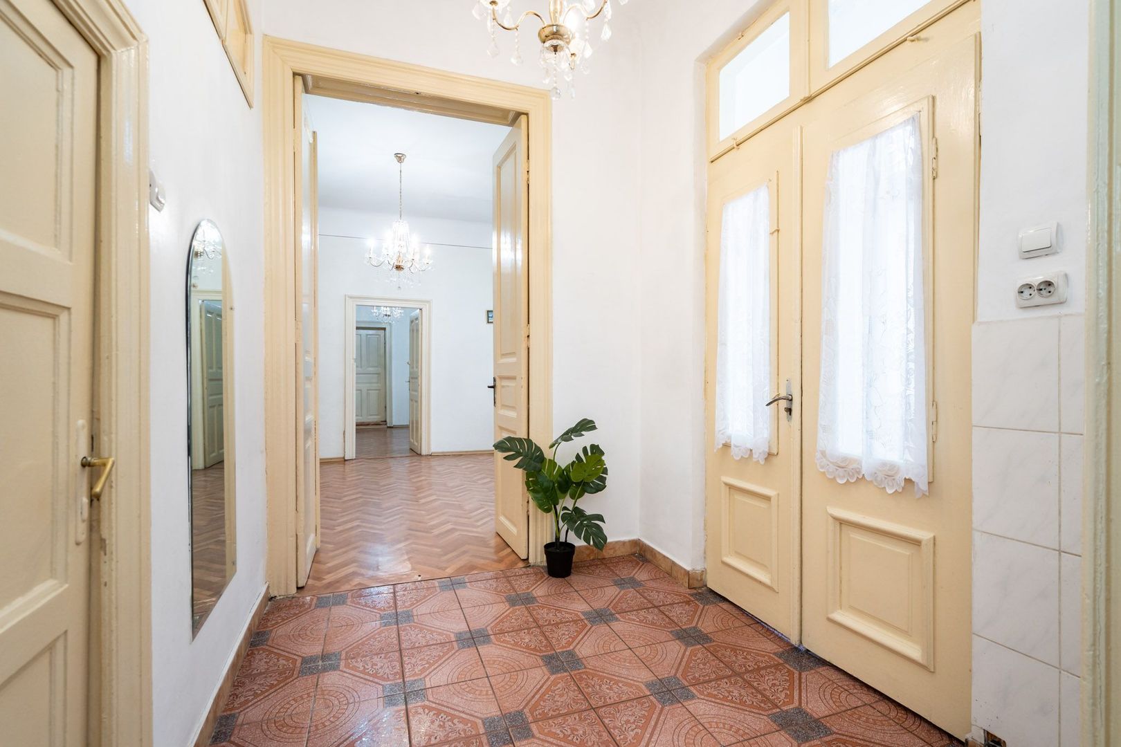 COMISION 0% - Casa 4 camere, singur curte, 400m de Bd Unirii - Teren 224 mp - Poză 7