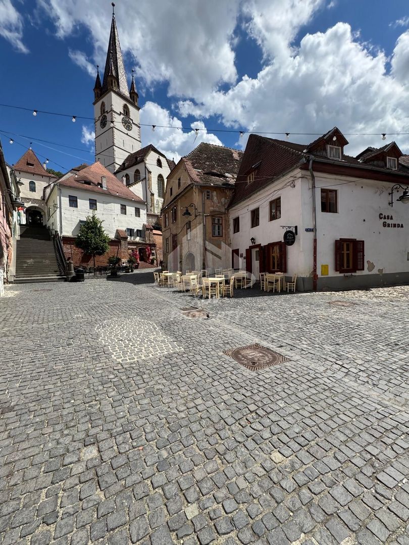 Afacere la cheie ,Regim Hotelier | Centru | 60 MPU | Pivnita - Poză 1