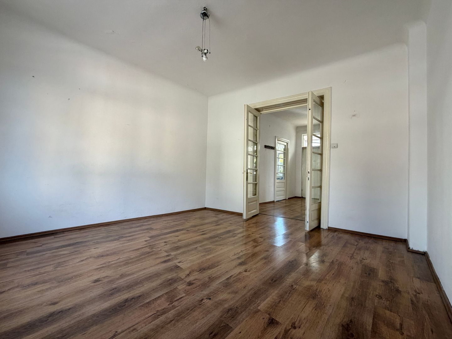 Parte de casă cu 3 camere, curte proprie și teren – Str. Ion Baiulescu - Poză 8