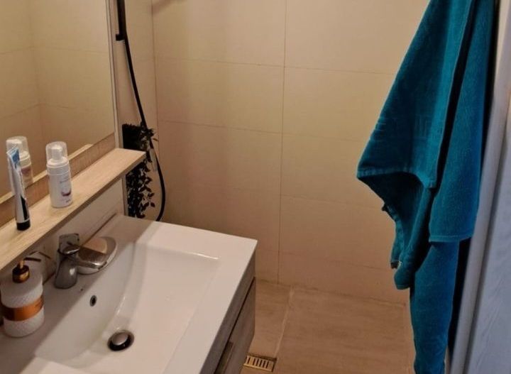 Garsoniera moderna, centrala proprie, AC, 8 min metrou - Poză 6