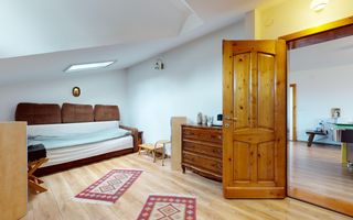 Casa cu 4 camere,237mp,zona strada Lunga - Poză 25
