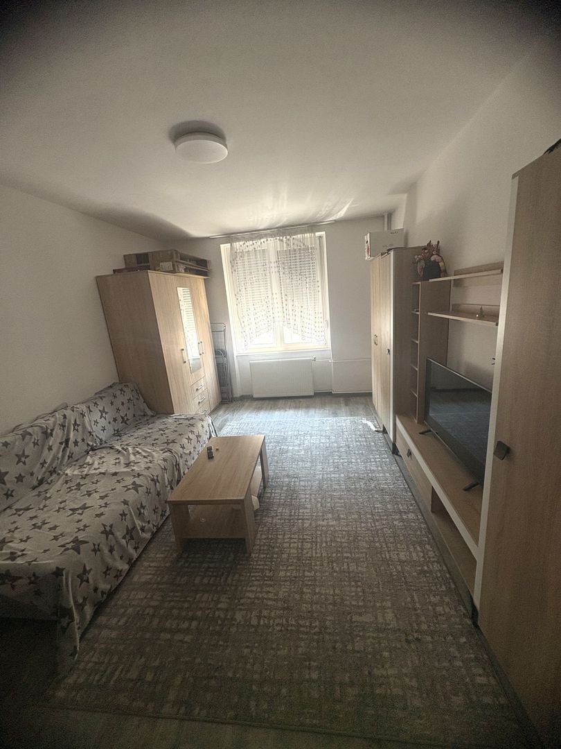 Apartament de închiriat, strada Republicii - Poză 1