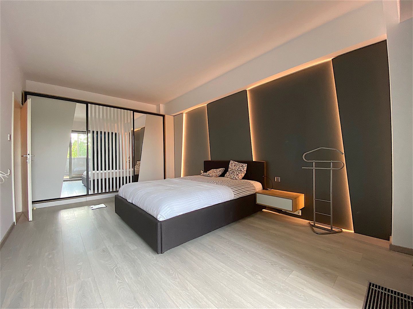 Apartament cu parcare subterana in imobil cu piscina si SPA - Poză 13