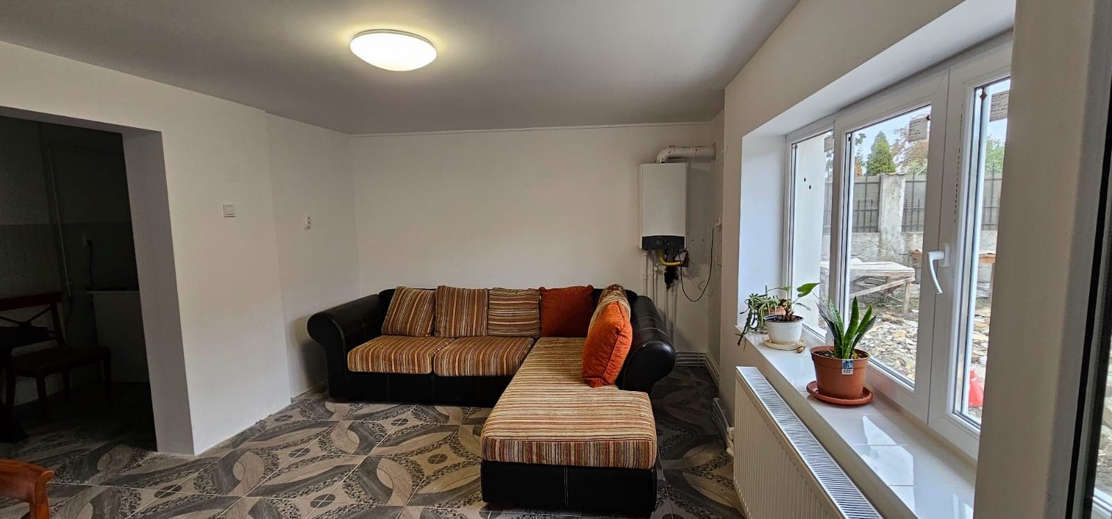 Casa centrala, recent reconsolidata – Strada Traian, Galati - Poză 5