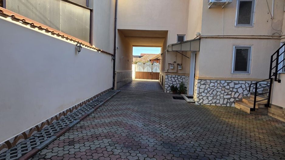 CASA  DE ÎNCHIRIAT 3 CAMERE IDEALA PENTRU SEDIU FIRMA SAU LOCUINTA - Poză 1