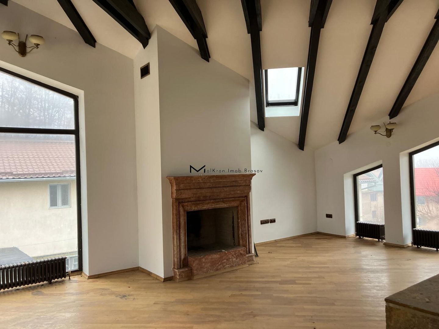 Proprietate amplă cu două case și teren generos, Brașov – str. Cariere - Poză 4