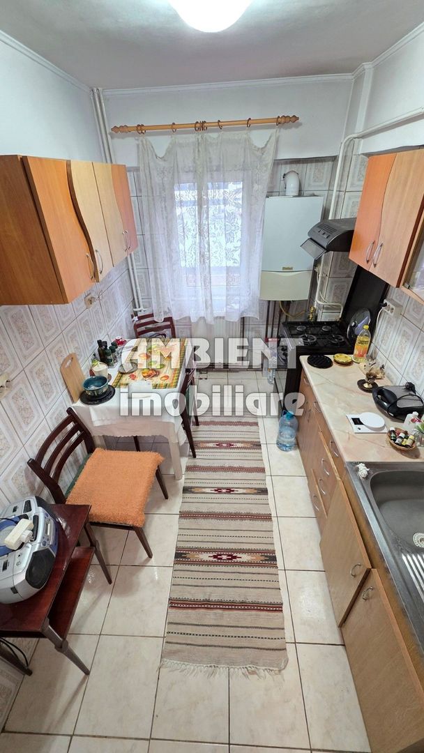 Apartament cu 4 camere, etaj 3, VASLUI zona Ultracentrală; - Poză 5