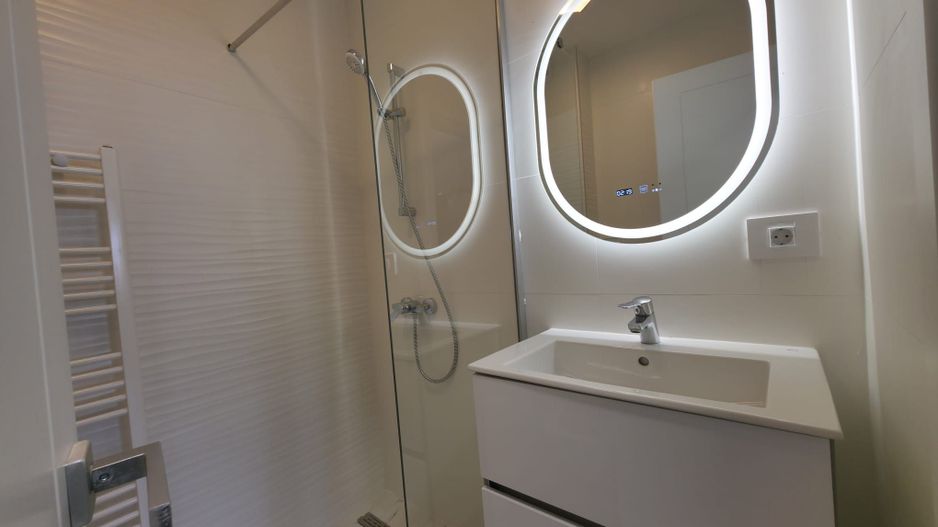 Apartament 2 camere lux decomadat cu loc de parcare Pipera Rond OMV - Poză 5