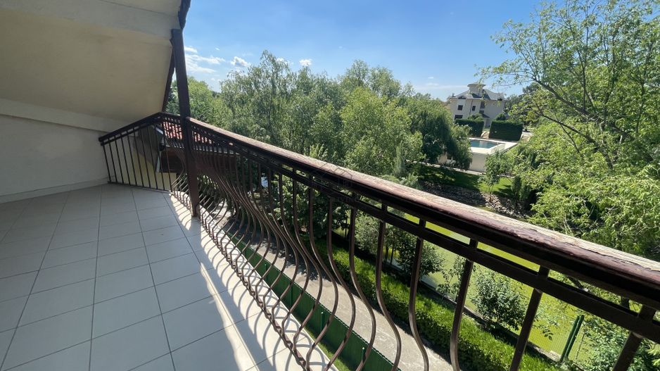 VILA CU 5 DORMITOARE IN COMPLEX REZIDENTIAL - Poză 23