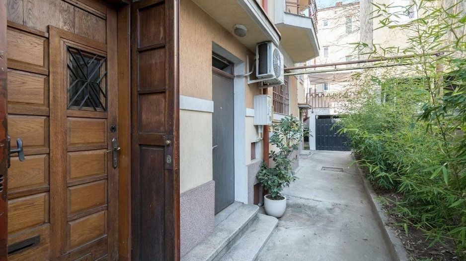 Apartament 5 Camera cu intrare proprie și curte, ideal pentru birou - Poză 9